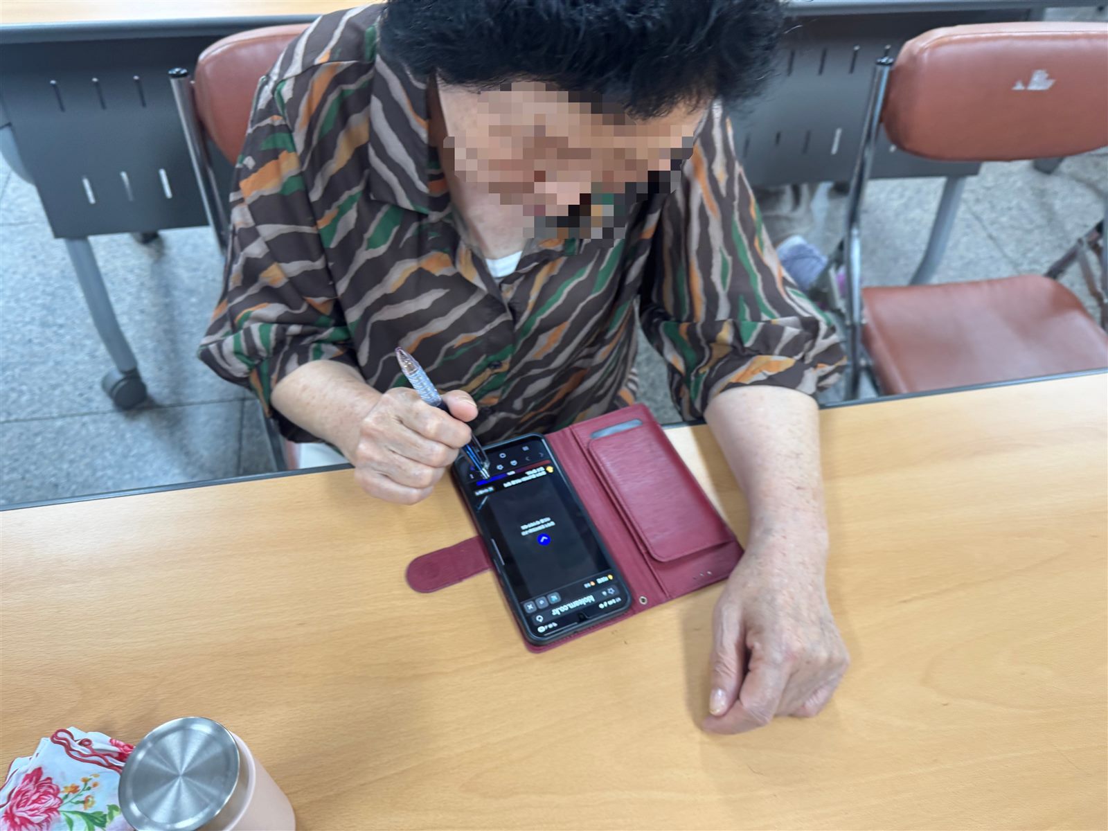 햄버거 키오스크 어르신 교육, 패스트푸드 키오스크 세트·추가 옵션 화면 넘기기
